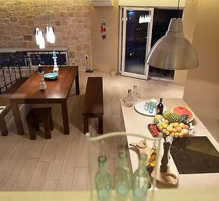 Kapetan Stan Sleeps 8 Pool Air Con Vila
