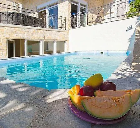 Kapetan Stan Sleeps 8 Pool Air Con Posedarje