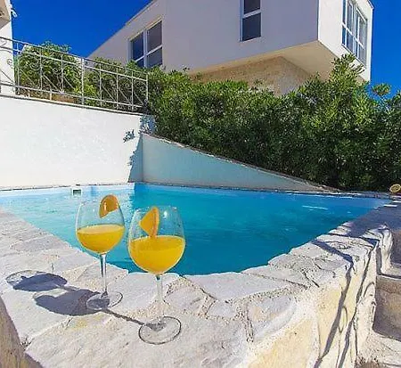 Kapetan Stan Sleeps 8 Pool Air Con * Posedarje