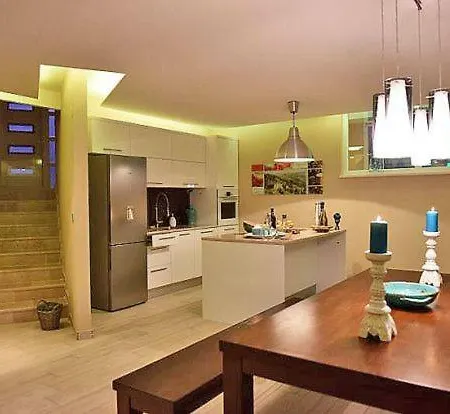 Vila Kapetan Stan Sleeps 8 Pool Air Con Posedarje
