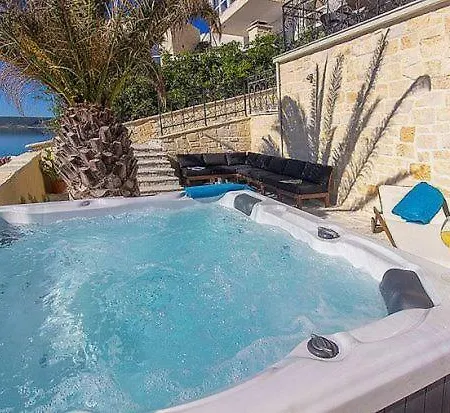 Kapetan Stan Sleeps 8 Pool Air Con Vila Posedarje